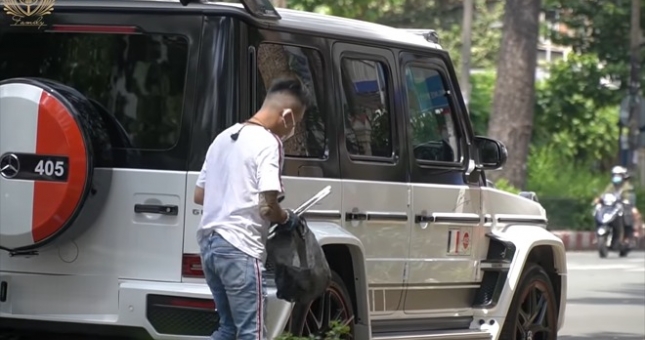 Đại gia Minh Nhựa lái siêu xe 12 tỷ đi nhặt rác khắp Sài Gòn